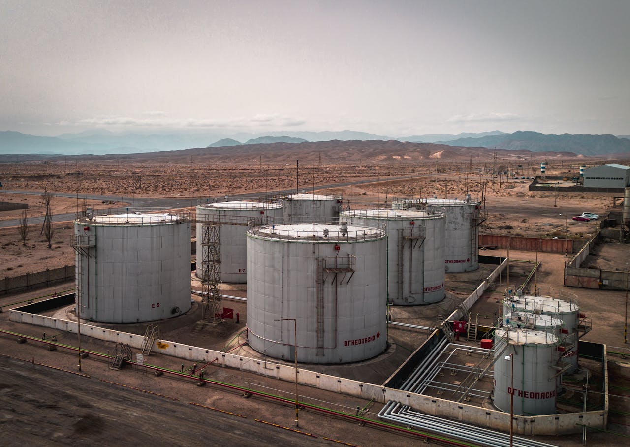 Africa vs Middle East in Oil Reserves – Can Africa Outperform? by yes! invest africa.